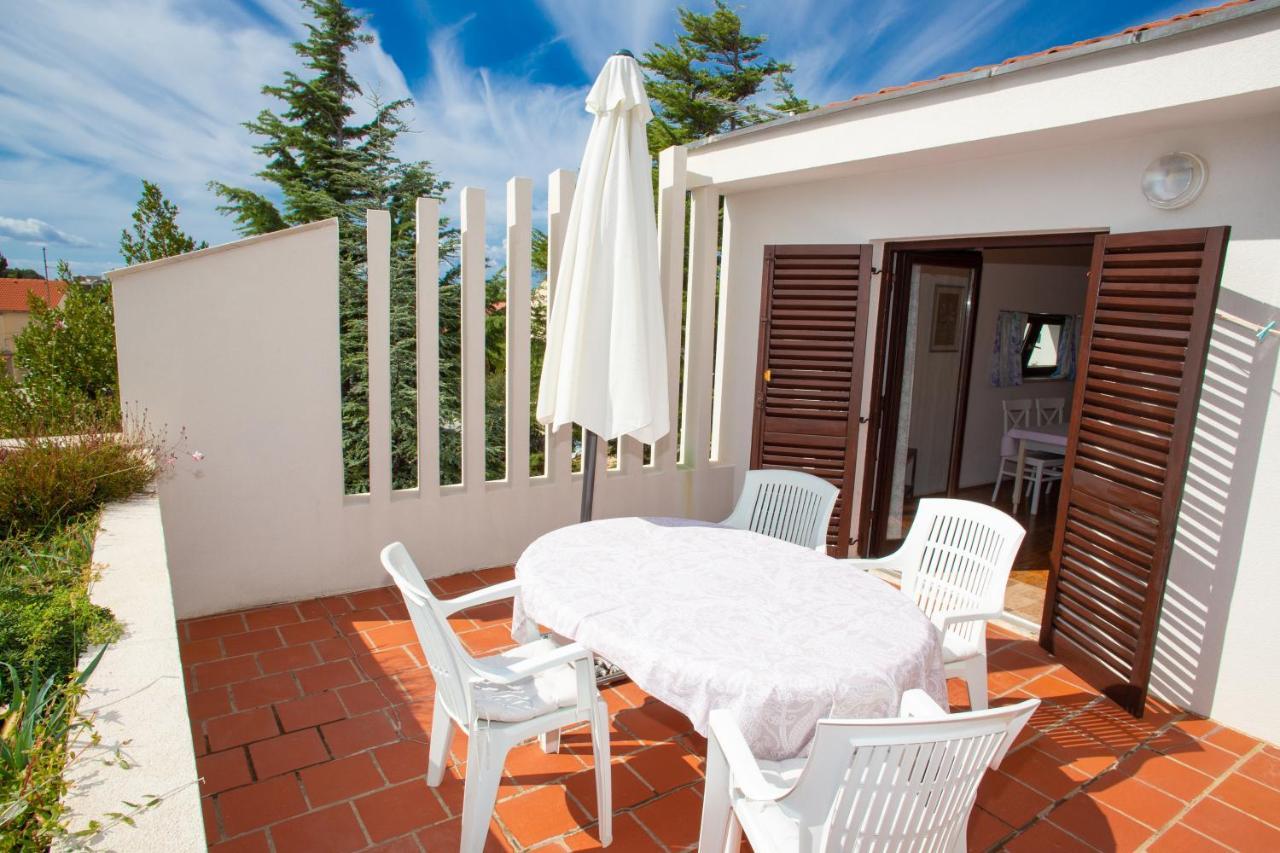 House Emilija Apartment Novalja Bagian luar foto