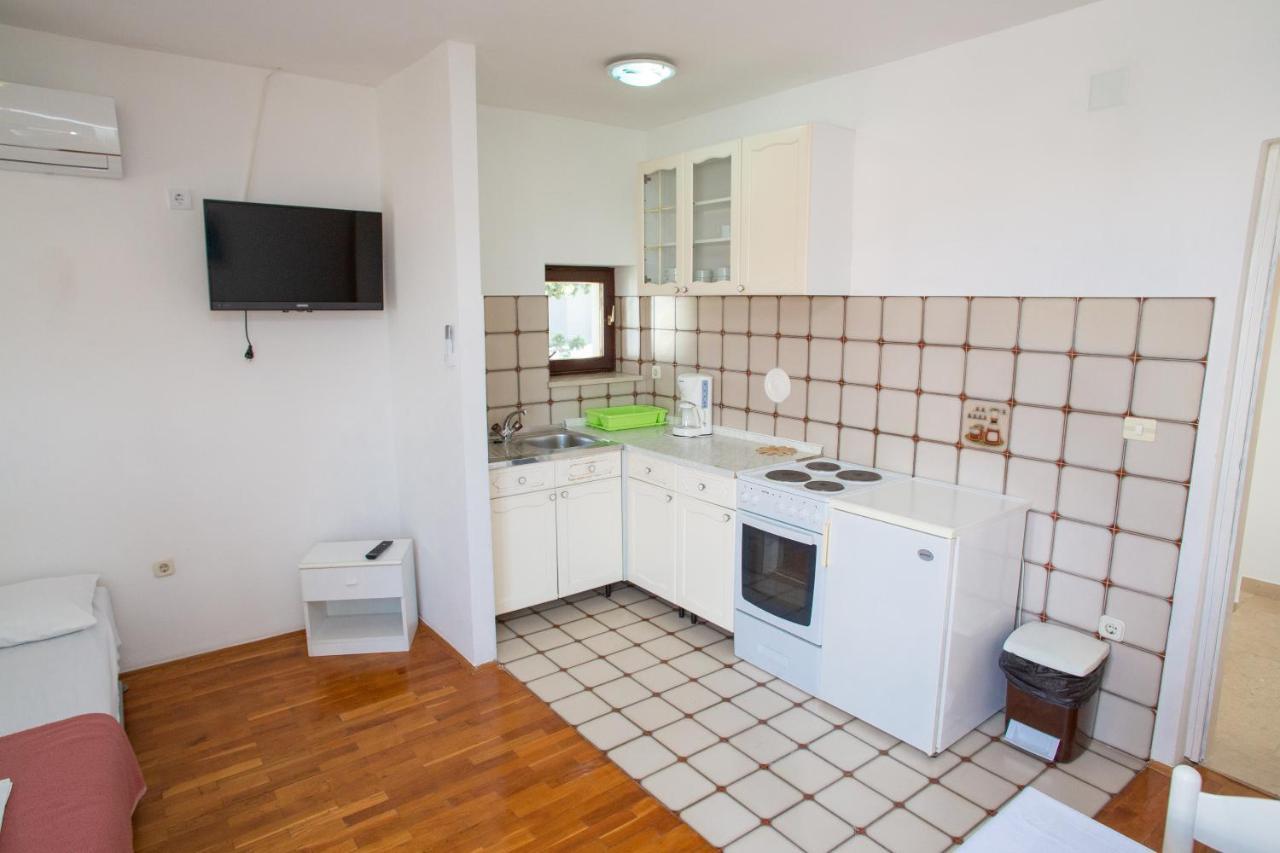 House Emilija Apartment Novalja Bagian luar foto